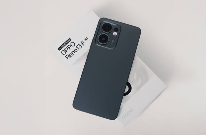 Oppo Reno 13 F product shoot — Photography work by a KYN trainer